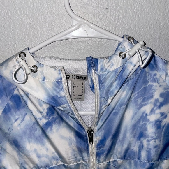 NWOT FOREVER 21 Blue Tie Dye Windbreaker - Picture 3 of 5
